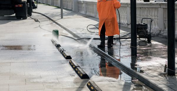 Parking Lot Pressure Washing in North Port